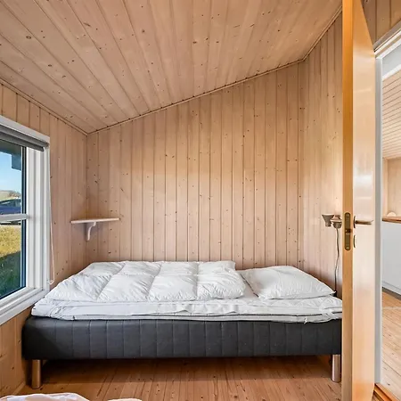 Hjalma - From The Sea By Interhome Feriehus